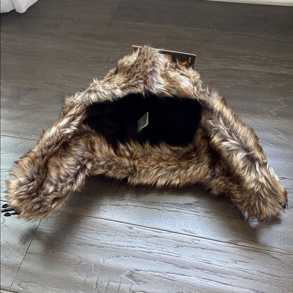 Realtree APX Hot Shot Insulated,anti microbial,faux fur,quilt lined earflap/trap